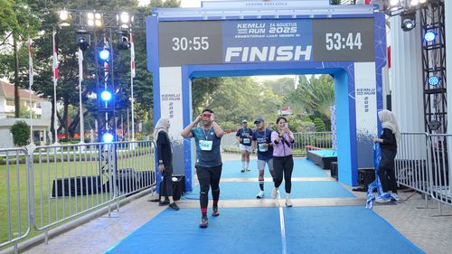 Race photo from KEMLU RUN 2025