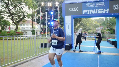 Race photo from KEMLU RUN 2025