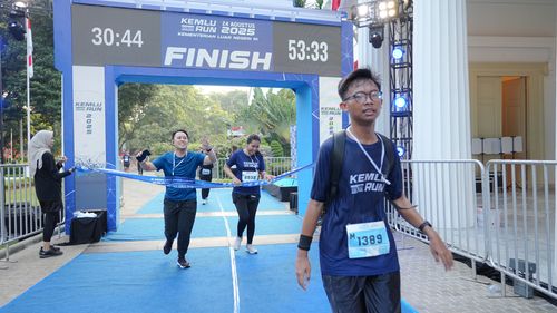 Race photo from KEMLU RUN 2025