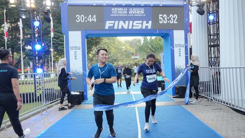 Race photo from KEMLU RUN 2025