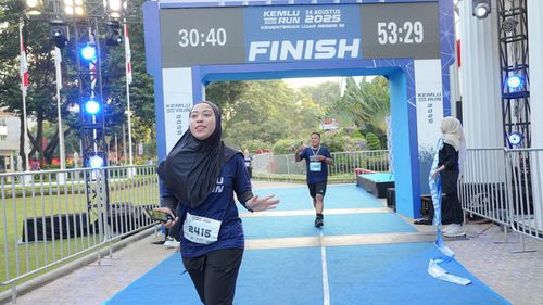 Race photo from KEMLU RUN 2025