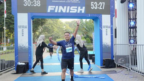 Race photo from KEMLU RUN 2025