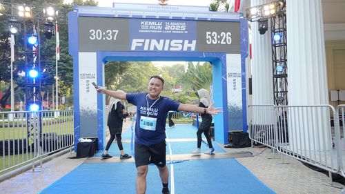 Race photo from KEMLU RUN 2025