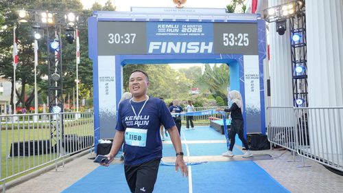 Race photo from KEMLU RUN 2025