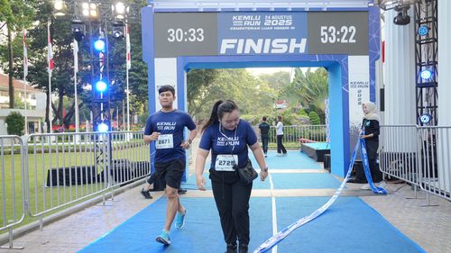 Race photo from KEMLU RUN 2025