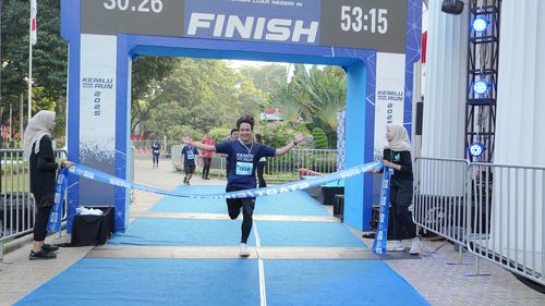 Race photo from KEMLU RUN 2025