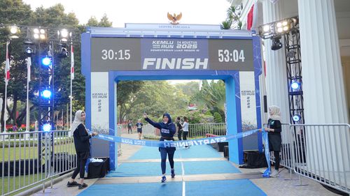 Race photo from KEMLU RUN 2025