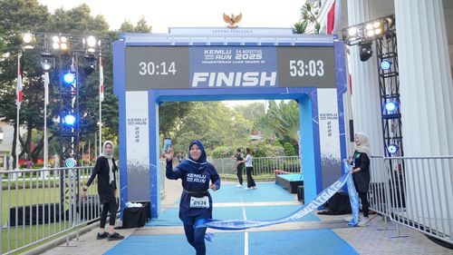 Race photo from KEMLU RUN 2025
