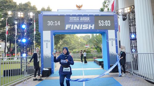 Race photo from KEMLU RUN 2025