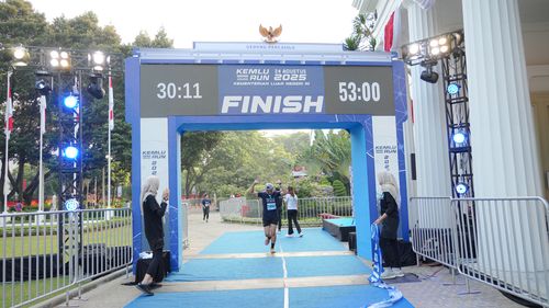 Race photo from KEMLU RUN 2025