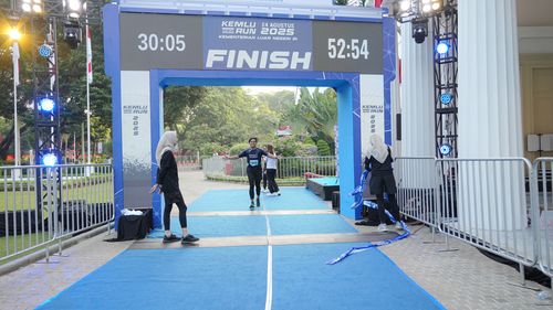 Race photo from KEMLU RUN 2025