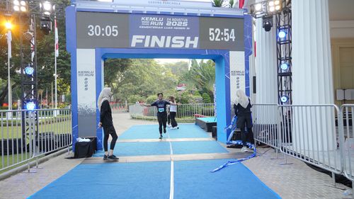 Race photo from KEMLU RUN 2025