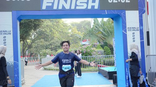 Race photo from KEMLU RUN 2025