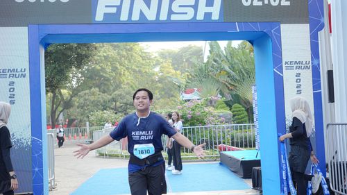Race photo from KEMLU RUN 2025
