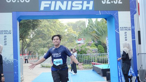 Race photo from KEMLU RUN 2025