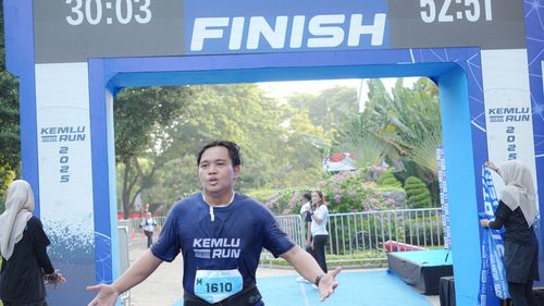 Race photo from KEMLU RUN 2025