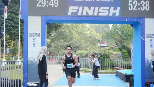 Race photo from KEMLU RUN 2025