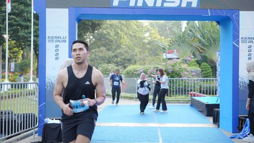 Race photo from KEMLU RUN 2025