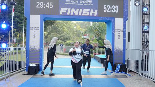 Race photo from KEMLU RUN 2025