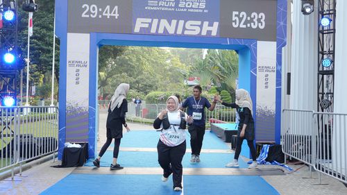 Race photo from KEMLU RUN 2025