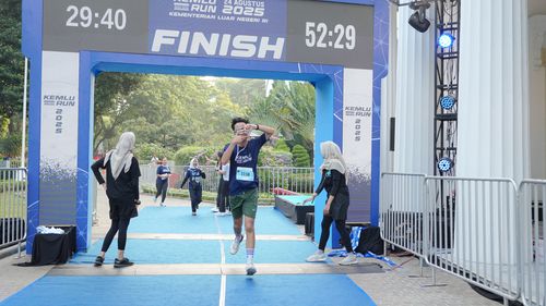 Race photo from KEMLU RUN 2025