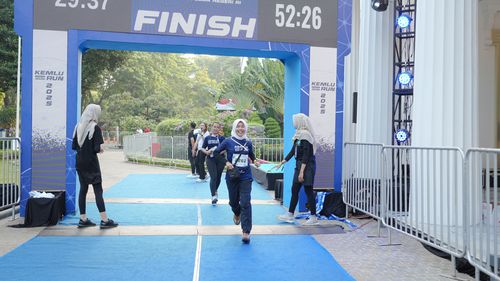 Race photo from KEMLU RUN 2025