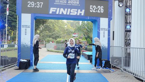 Race photo from KEMLU RUN 2025