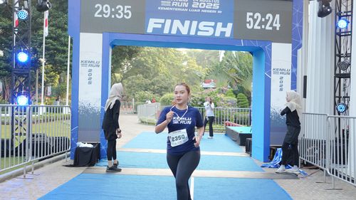Race photo from KEMLU RUN 2025