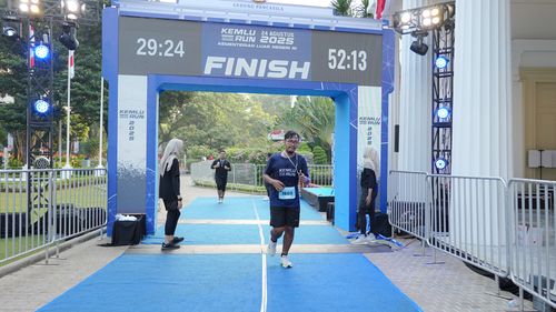 Race photo from KEMLU RUN 2025