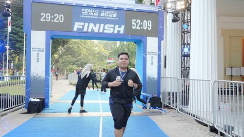 Race photo from KEMLU RUN 2025
