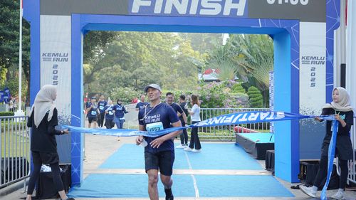 Race photo from KEMLU RUN 2025