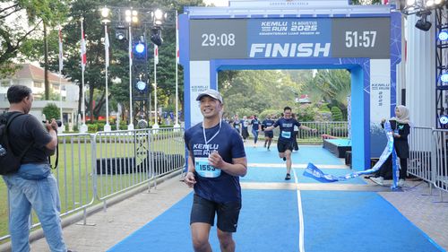 Race photo from KEMLU RUN 2025