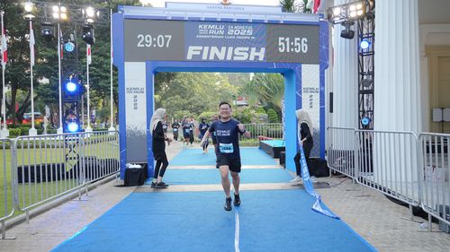 Race photo from KEMLU RUN 2025