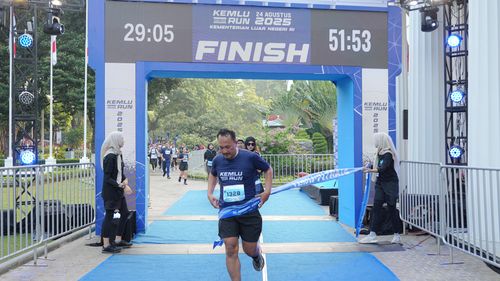 Race photo from KEMLU RUN 2025