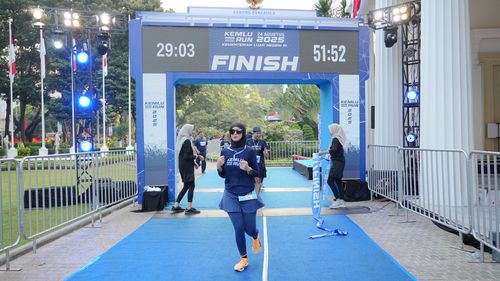 Race photo from KEMLU RUN 2025