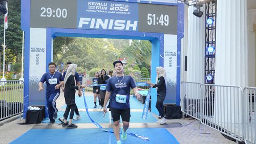 Race photo from KEMLU RUN 2025