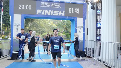 Race photo from KEMLU RUN 2025