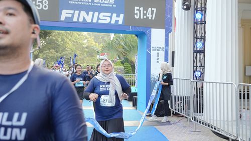 Race photo from KEMLU RUN 2025