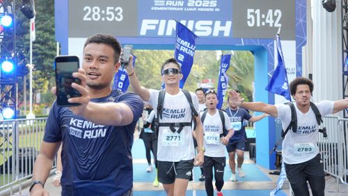 Race photo from KEMLU RUN 2025