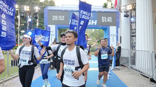 Race photo from KEMLU RUN 2025