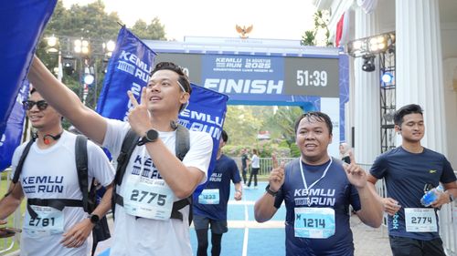 Race photo from KEMLU RUN 2025