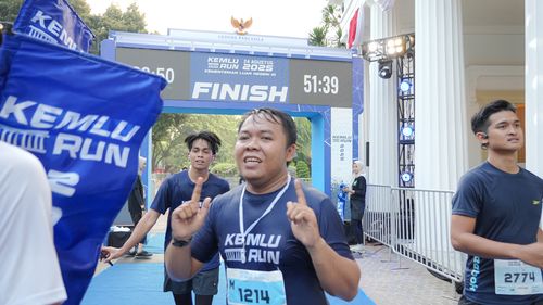 Race photo from KEMLU RUN 2025