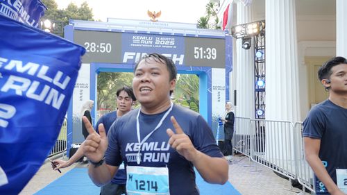 Race photo from KEMLU RUN 2025