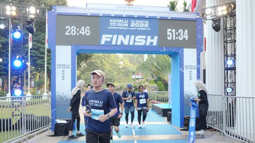 Race photo from KEMLU RUN 2025