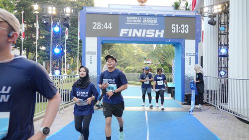 Race photo from KEMLU RUN 2025
