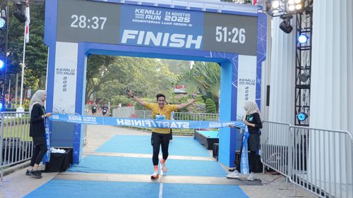 Race photo from KEMLU RUN 2025