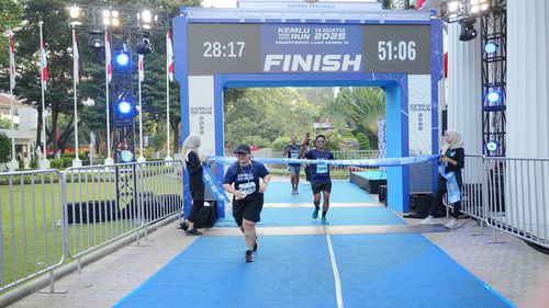 Race photo from KEMLU RUN 2025