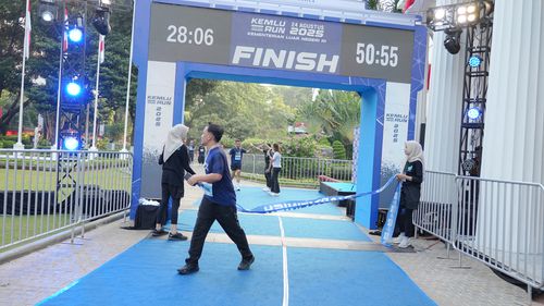 Race photo from KEMLU RUN 2025