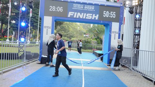 Race photo from KEMLU RUN 2025