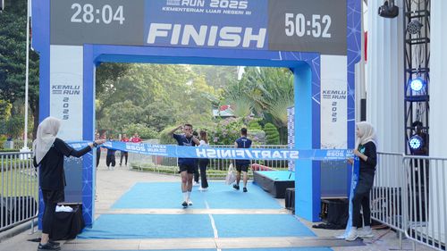 Race photo from KEMLU RUN 2025
